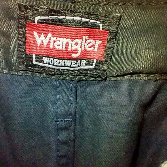 Wrangler Workwear Blue Cargo Pants Men's sz 42x30. - Picture 7 of 8